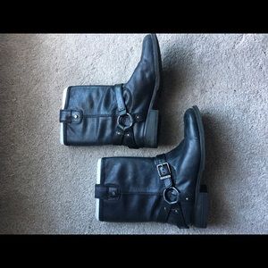 Gianni Bini leather boot